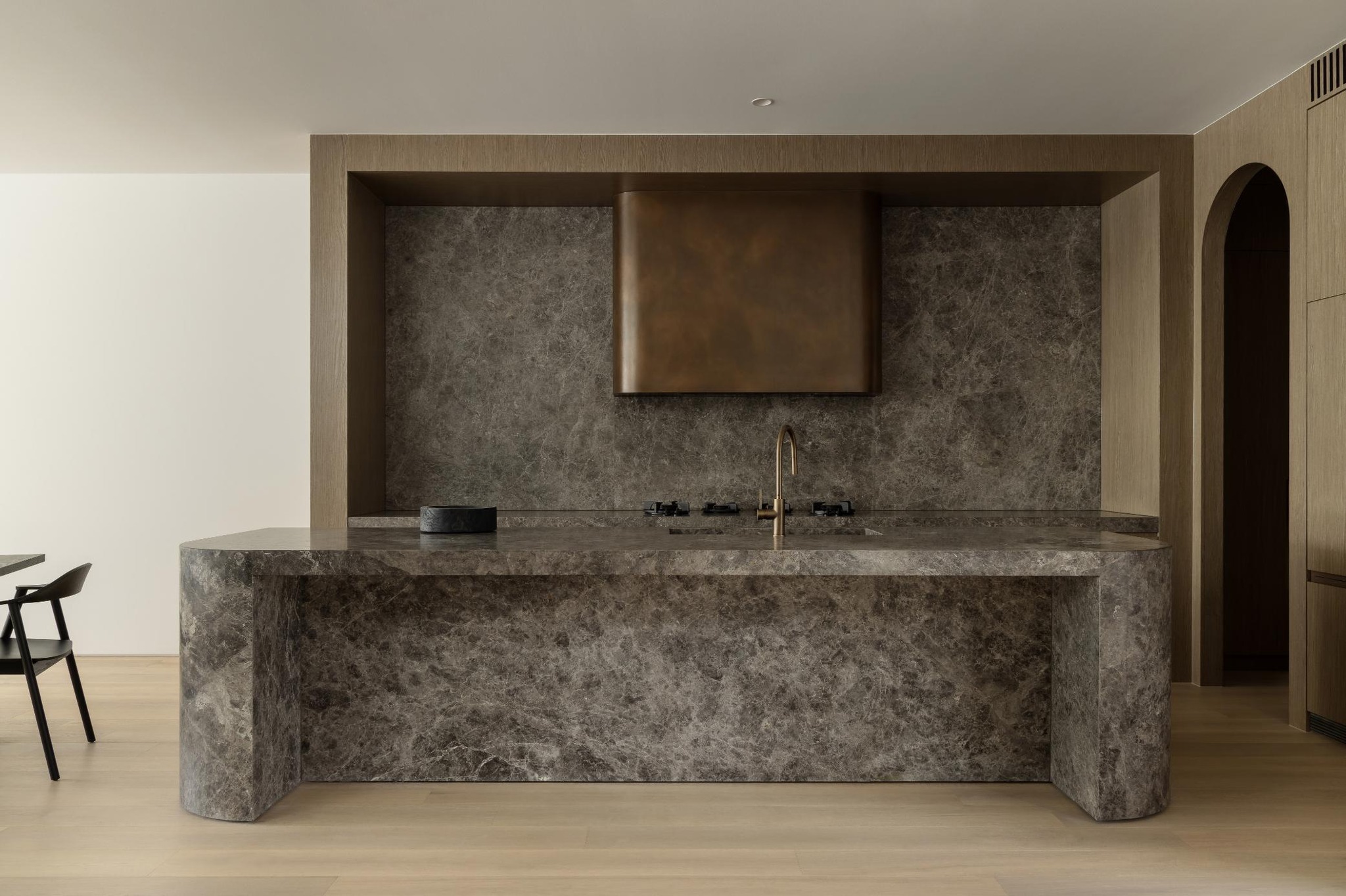 https://site.duetproperty.com.au/assets/images/journal/the-most-coveted-features-in-luxury-homes-right-now/Materials.jpg