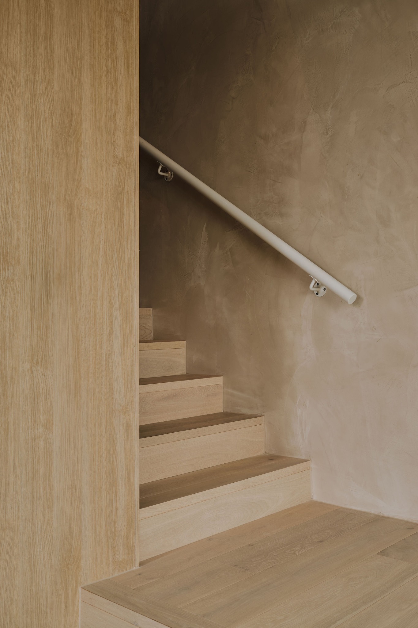 https://site.duetproperty.com.au/assets/images/journal/the-most-coveted-features-in-luxury-homes-right-now/Technology.jpg