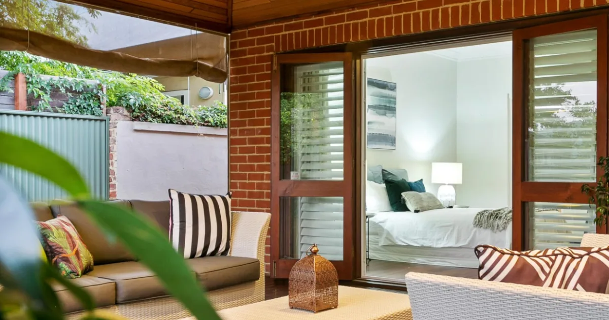 View of 6 Best Drywall Benches For Apartment Renovations